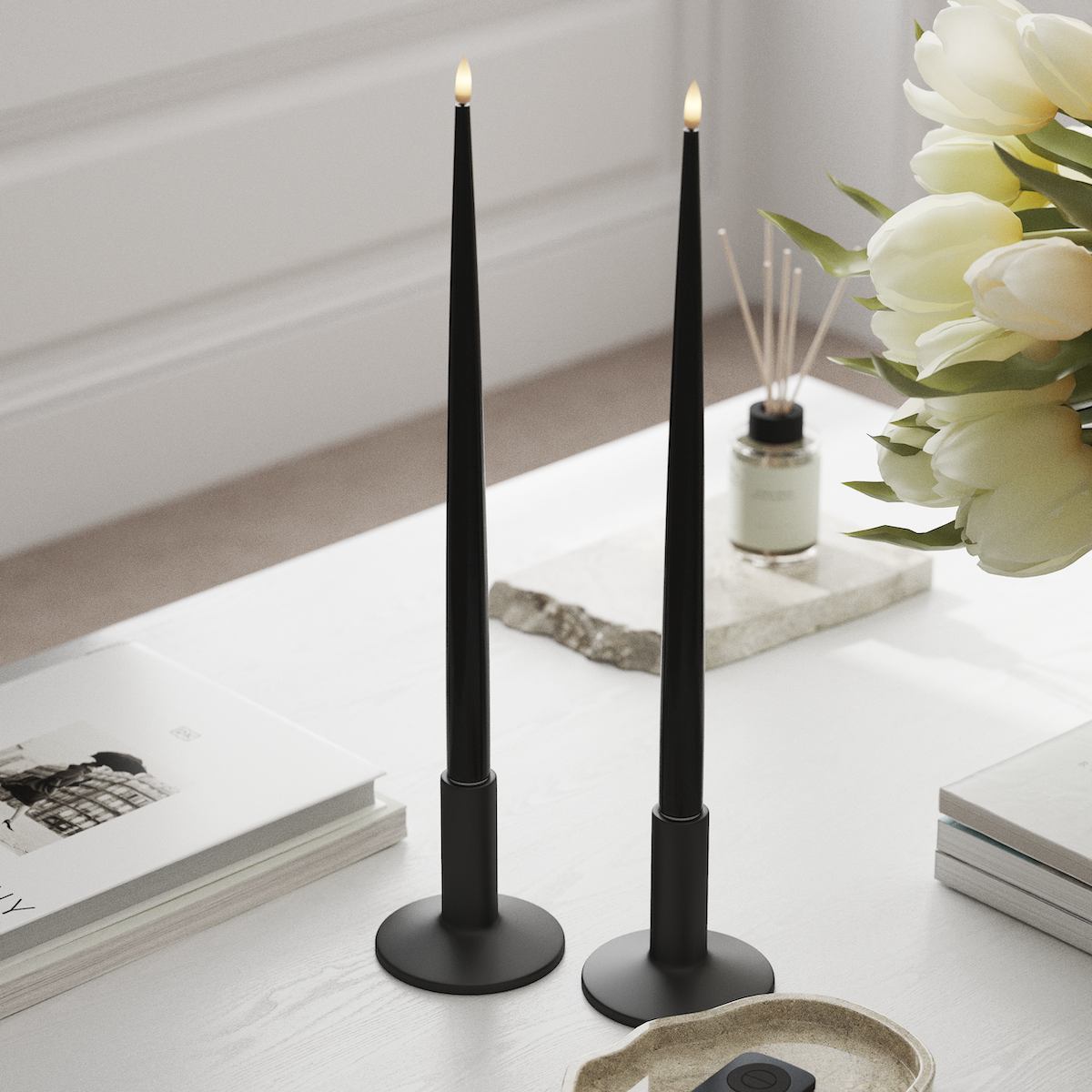 Deluxe Homeart LED Glanzende dinerkaars met Lak, 2 stuks 38 cm Zwart LED Glanzende dinerkaars 1