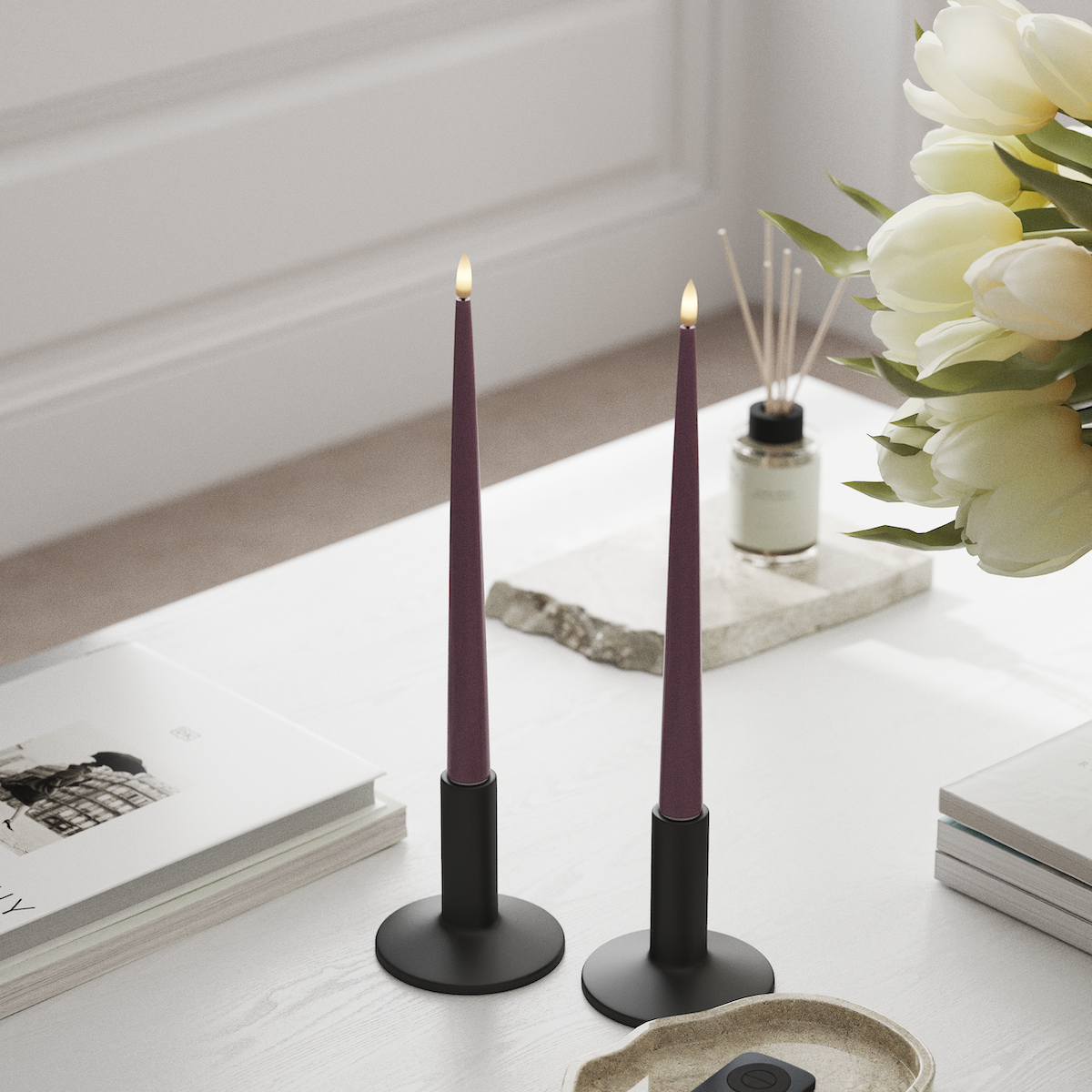 Deluxe Homeart LED Glanzende dinerkaars met lak, 2 stuks 28 cm Lichtpaars LED Glanzende dinerkaars 1