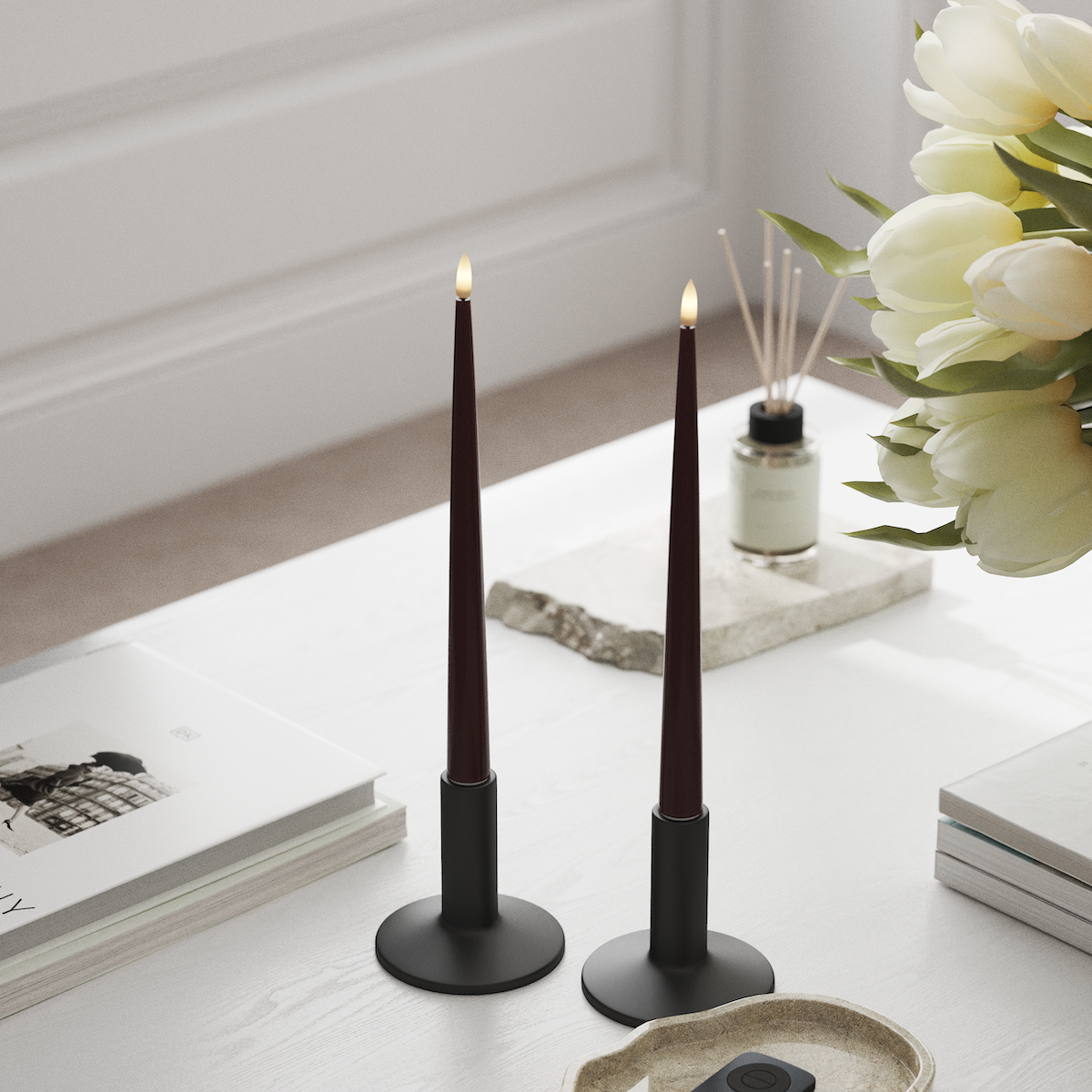 Deluxe Homeart LED Glanzende dinerkaars met lak, 2 stuks 28 cm Bourgogne LED Glanzende dinerkaars 1