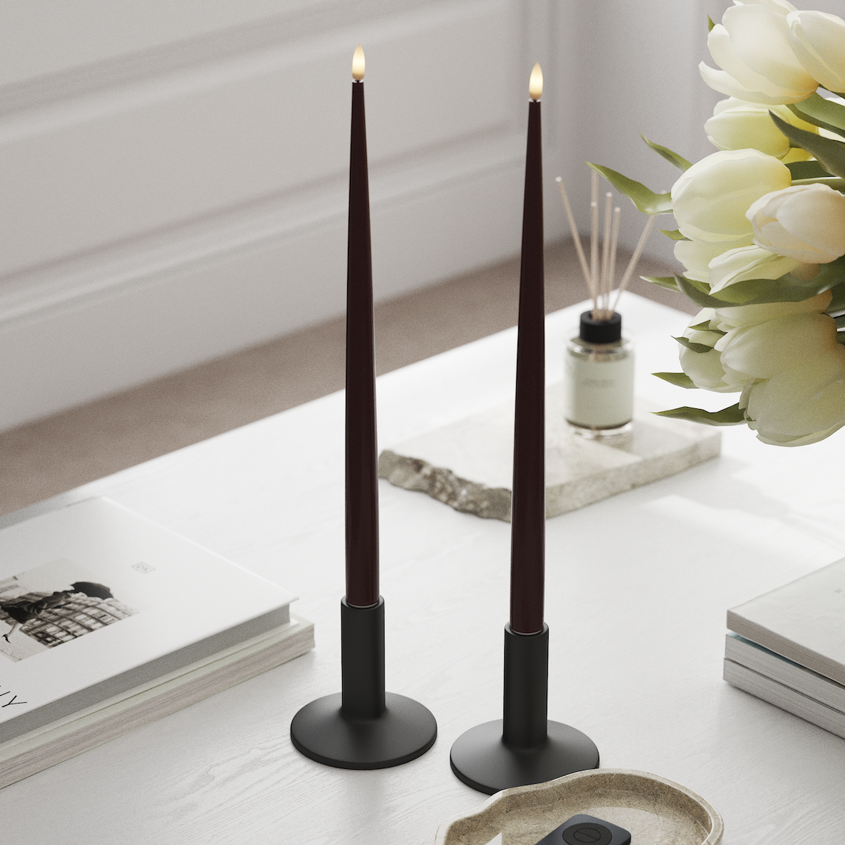 Deluxe Homeart LED Glanzende dinerkaars met Lak, 2 stuks 38 cm Bourgogne LED Glanzende dinerkaars 1