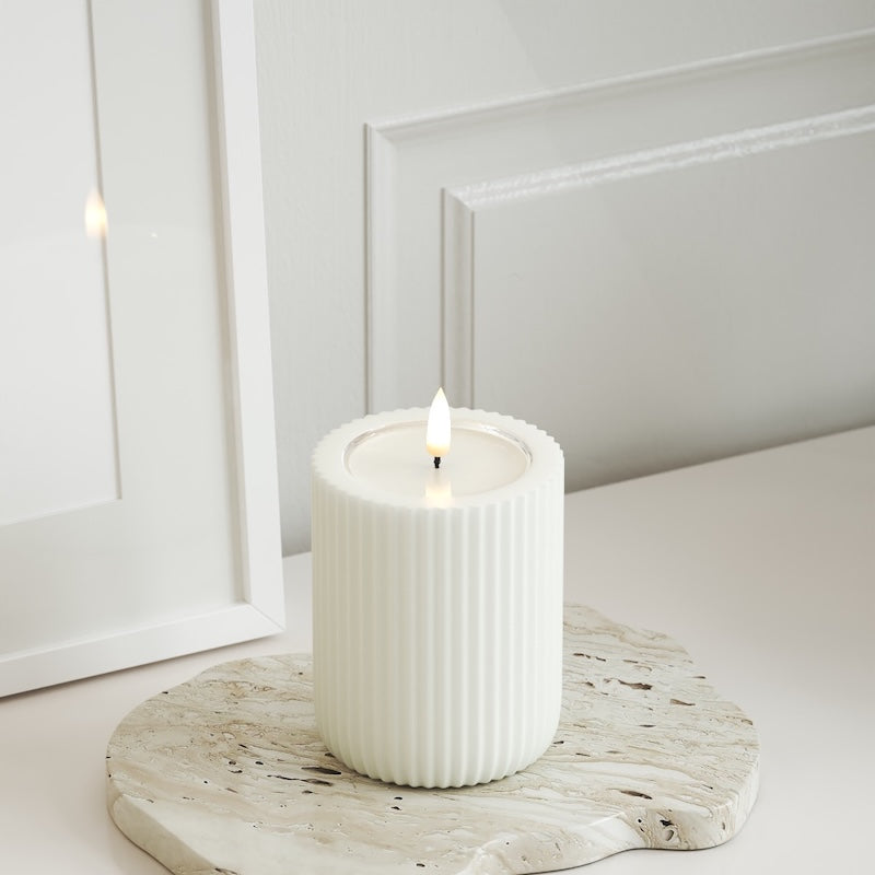 Unique Candles Unique LED Rillelys D 8 x 10 cm Hvit